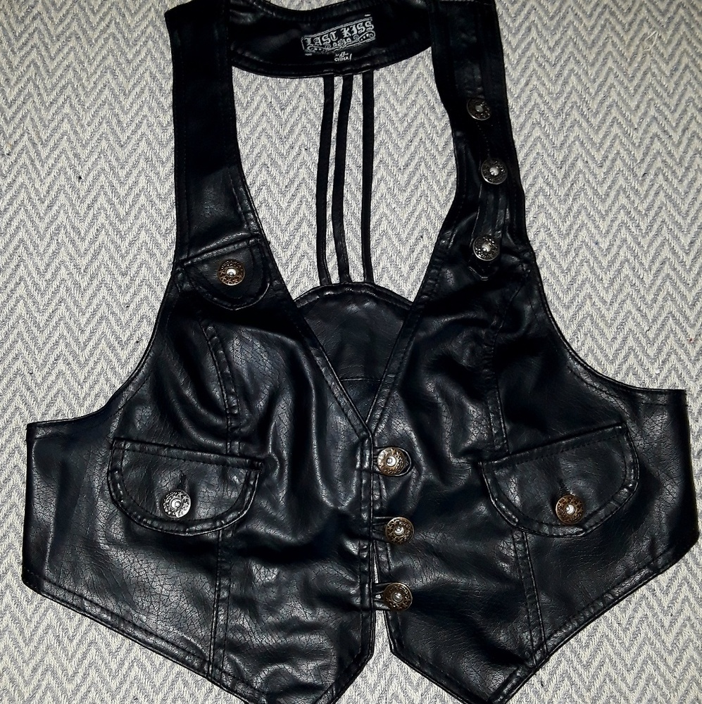 Last🚫 Kiss😚 Vest